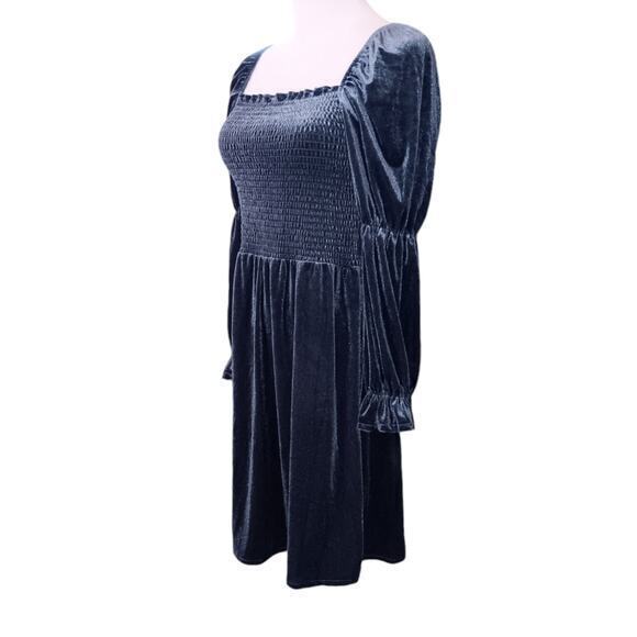 NEW MACY'S‎ Smocked Velvet Dress Square Neck Puff Sleeves Blue Size Medium - Picture 11 of 14